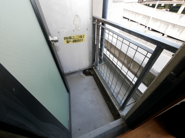 大阪市北区中津６丁目の賃貸マンションのバルコニー