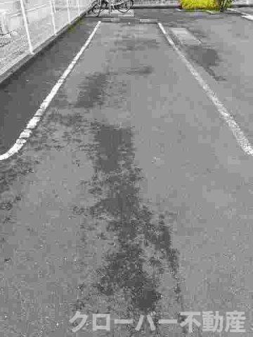 ルークス　勇峰Ｄの駐車場