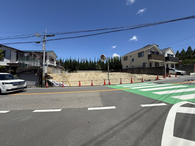 神戸市須磨区緑が丘一丁目土地の前面道路含む現地写真