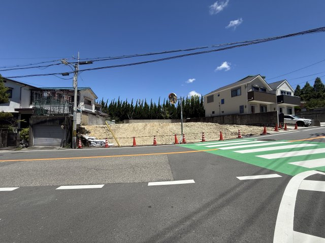 神戸市須磨区緑が丘一丁目土地の前面道路含む現地写真