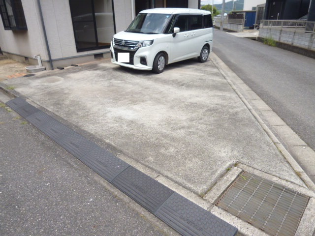 福田町古新田貸家719-6の駐車場