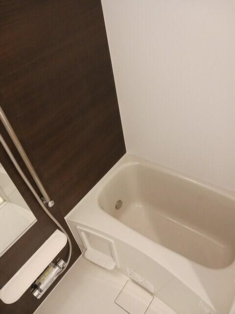 ノイ東向島の浴室