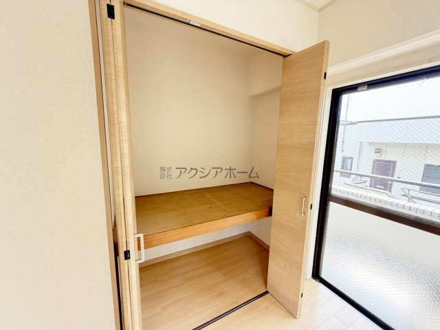 レガパレス椿峰の収納|洋室　6.0帖　クローゼット