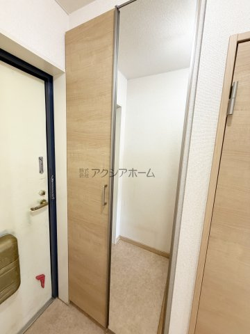 レガパレス椿峰の玄関