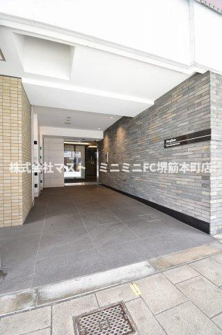 ファーストフィオーレ心斎橋イーストのエントランス