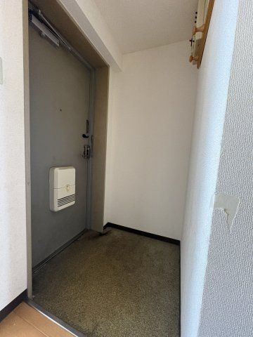 【玄関】サンフロア山鼻 