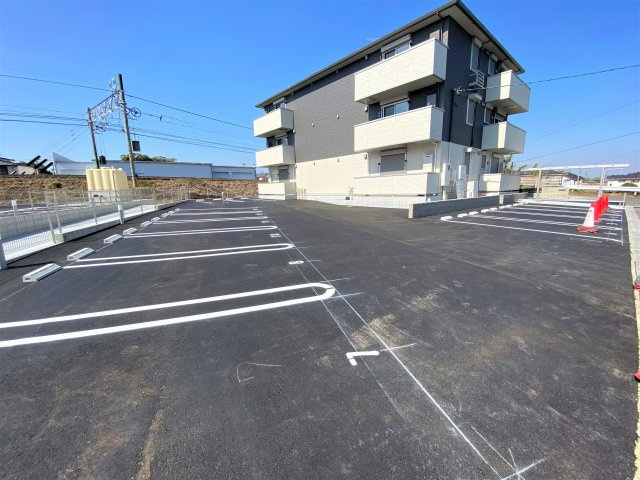 サンセールの駐車場