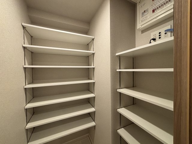 リバーガーデン四天王寺の収納