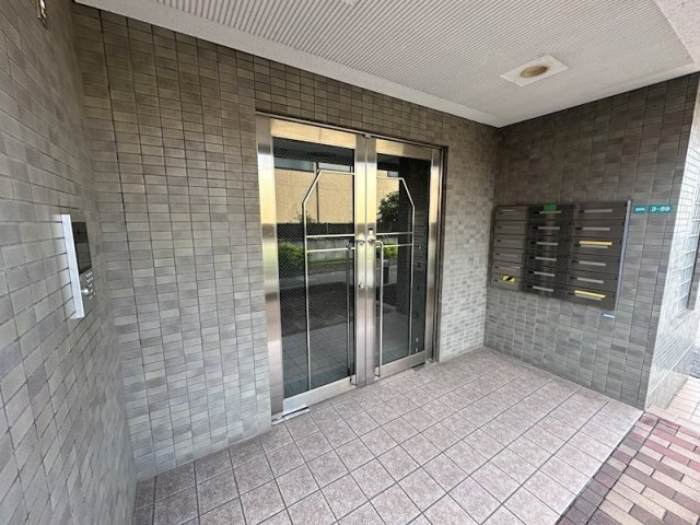 FIG TREE 2号館のエントランス