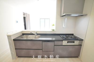 【キッチン】 | 海老名市国分寺台3丁目 新築戸建て 全2棟【仲介手数料無料】