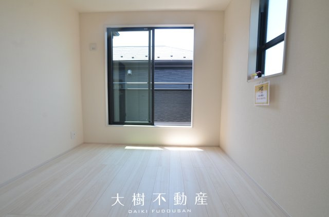【洋室】 | 海老名市国分寺台3丁目 新築戸建て 全2棟【仲介手数料無料】 | 2階　洋室3（5.2帖）