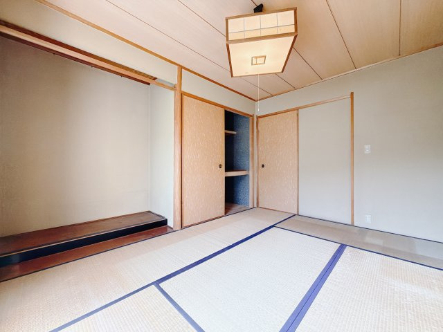 【中古戸建】伊勢崎市境伊与久の和室|■和室｜和室でしか味わえない畳ならではの香りや素材で和のやすらぎを感じてください♪休日はお子様とお昼寝するのにも最適です！