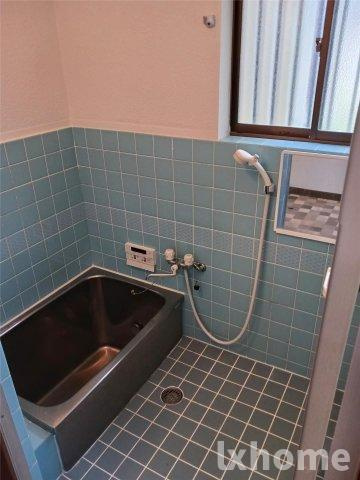 虎谷貸家の浴室|落ち着いた空間のお風呂です