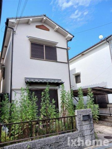 虎谷貸家のエントランス|ゆとりのあるエントランスです