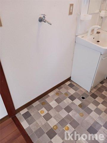 虎谷貸家の洗面所|ゆったりとスペースのある洗面所