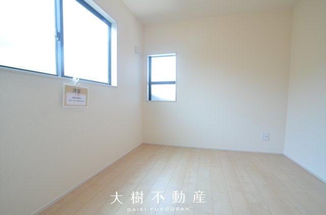 【洋室】 | 海老名市国分寺台3丁目 新築戸建て 全2棟【仲介手数料無料】 | 2階　洋室2（5.3帖）
