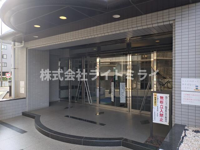 フロール巣鴨のエントランス