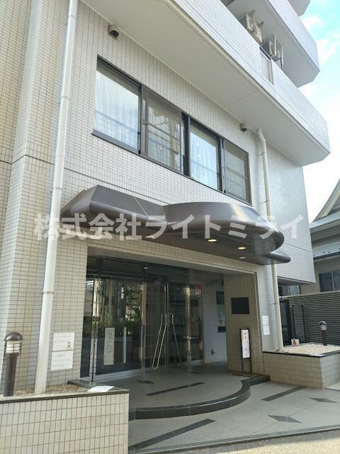 フロール巣鴨のエントランス