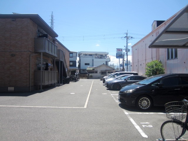 【駐車場】