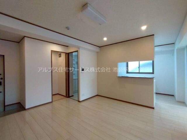 Parkside Residenceの洋室