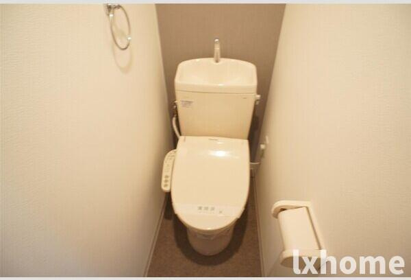 ハコス摂のトイレ|ゆったりとした空間のトイレです