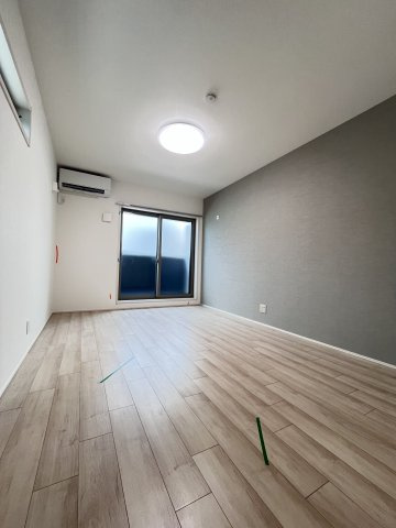 大阪市城東区鴫野東３丁目のアパートの居間・リビング