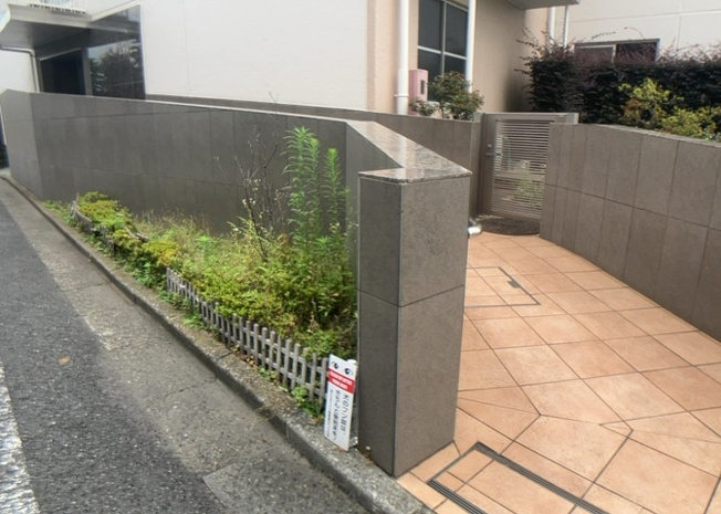 【庭】 | 西八王子ハイツＢ棟 | 物件によっては、入居者が個人的に使用できる専用庭がついているものもあります。また、住宅の中にある土間の部分を庭と呼ぶこともあります。庭の用途は住む人によって変わり、それによってデザインもさまざまです。