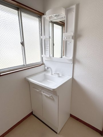 渡辺戸建の洗面所