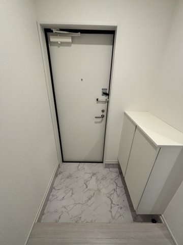 REGIES姫里の玄関