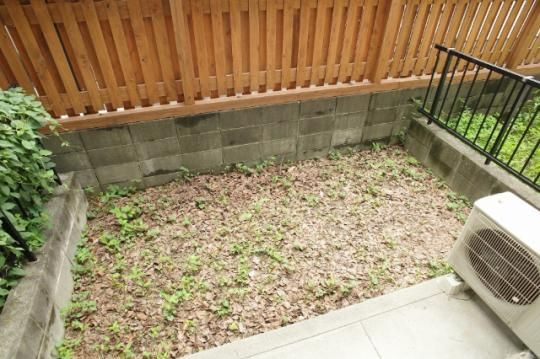 熊本市中央区琴平本町のアパートの庭