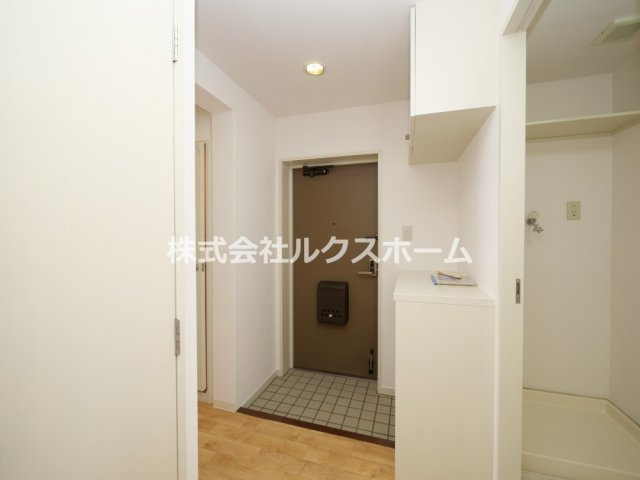 マンショングランドモナークの玄関