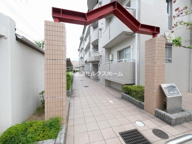 マンショングランドモナークのエントランス