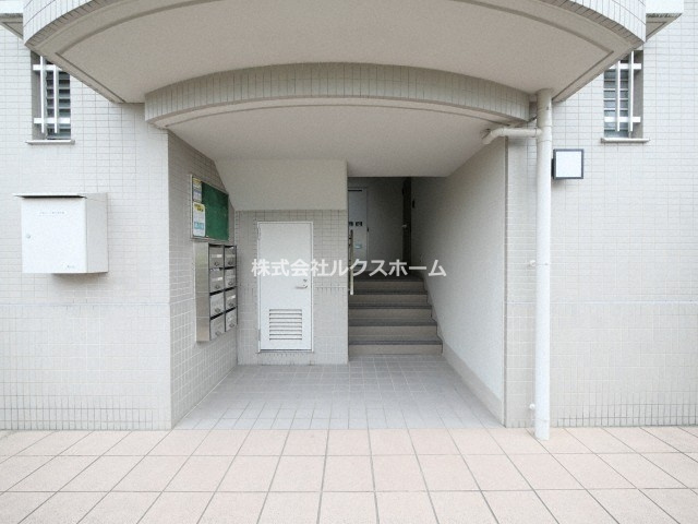マンショングランドモナークのエントランス
