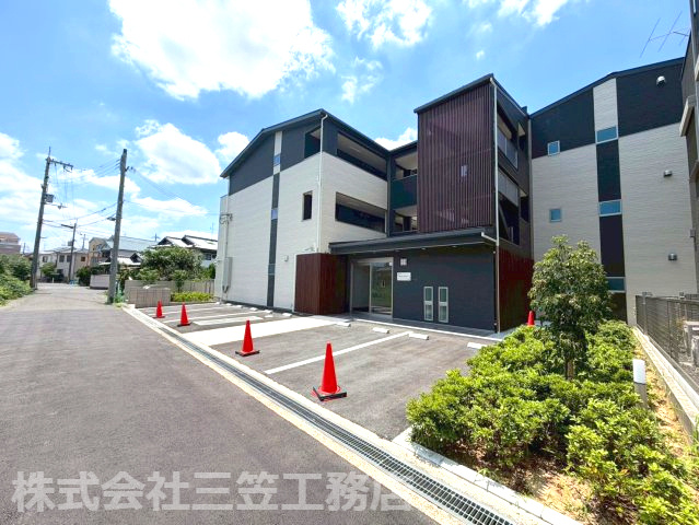 メゾンレヴナ木田町