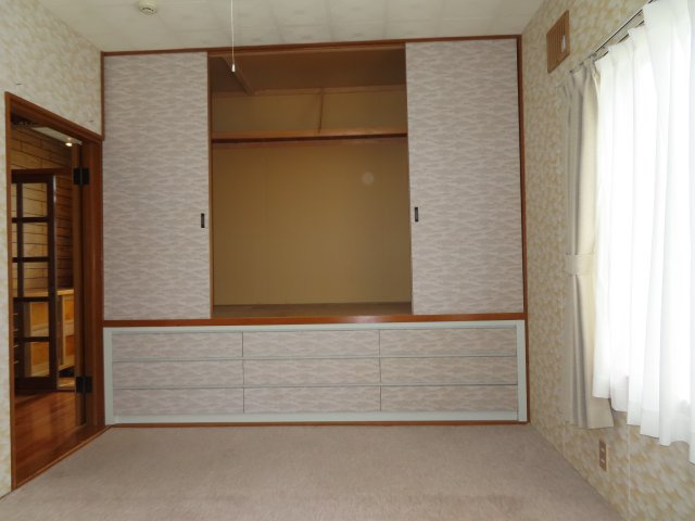 網走市潮見２丁目８番１２号　中古売家の収納|【リフォーム前】北東側1階和室の押入は、クローゼットに変更予定です。