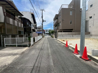JR立花駅徒歩9分、全2区画販売開始。通勤・通学に便利な立地で、スーパーや学校も身近。永く快適に暮らせる住環境です。
