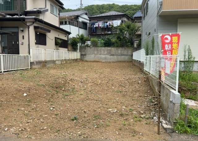 【外観】 | 人が暮らすうえで日光は大切な要素となります。日当たりの良さは譲れないポイントですね。併せて近くに大きな建築物の建築予定がないか、あるいはそれが可能な土地が近くにないか事前に確認することもお勧めします。