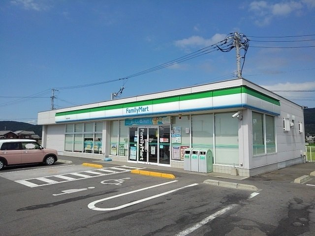 グリーン　ブリッサの周辺|ファミリーマート坂出加茂北店まで1400m
