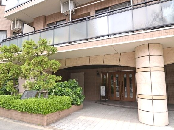 ライオンズアーバンシティ東陽町　リ　フォーム済のエントランス