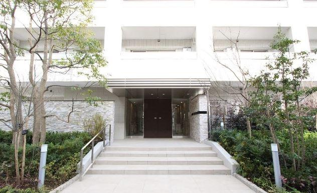 メゾンカルム市谷仲之町のエントランス|メゾンカルム市谷仲之町