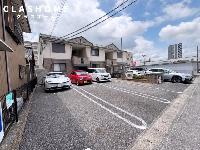 ヴィーブルアツミ　　刈谷市近郊の賃貸はクラスホーム刈谷店の駐車場