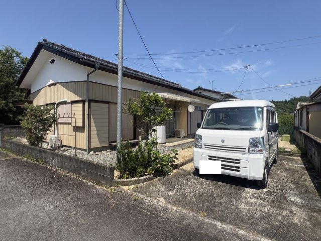 高倉町鶴巻 中古一戸建ての駐車場