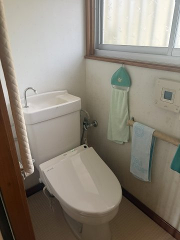 高倉町鶴巻 中古一戸建てのトイレ