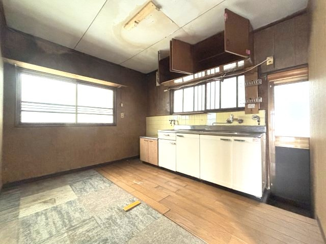 新堂一戸建のキッチン