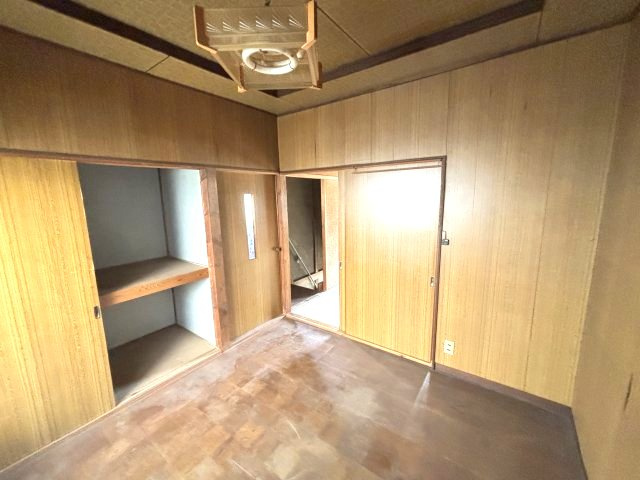 新堂一戸建の洋室
