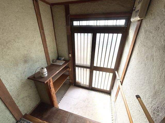 新堂一戸建の玄関