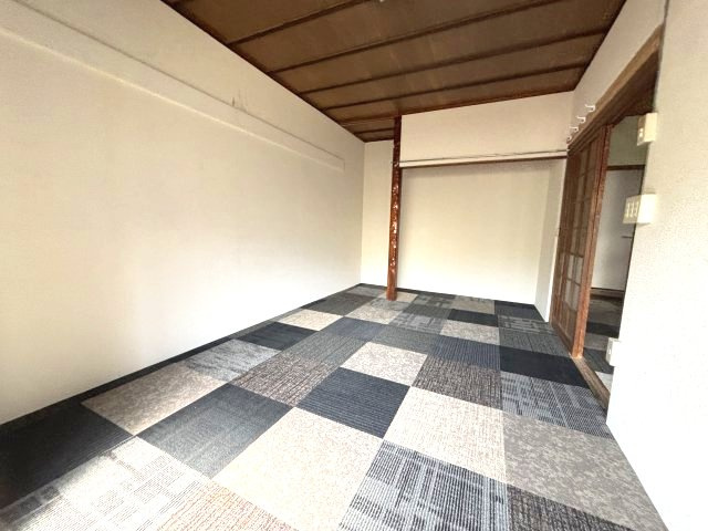 新堂一戸建の洋室