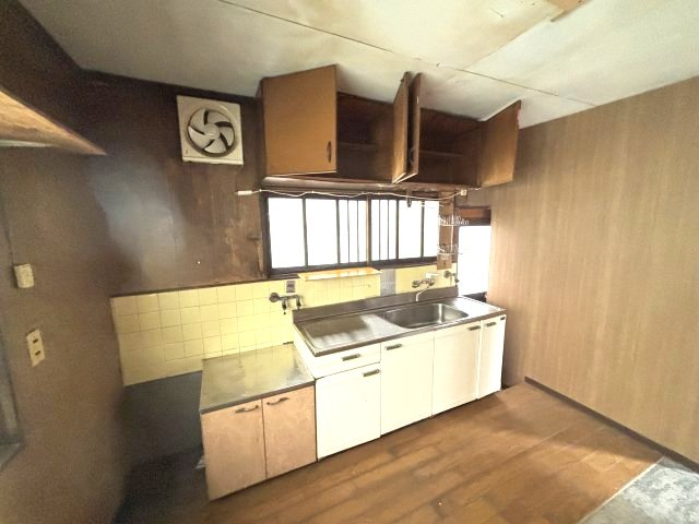 新堂一戸建のキッチン