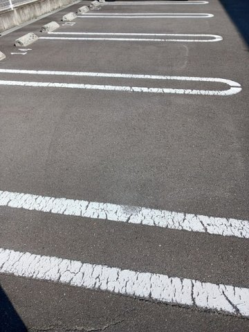 アンドーレ中道Ｂの駐車場|車をお持ちの方に嬉しい駐車場付きの物件です