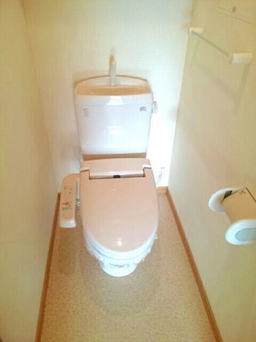 ウインターワルツＢのトイレ|ゆったりとした空間のトイレです